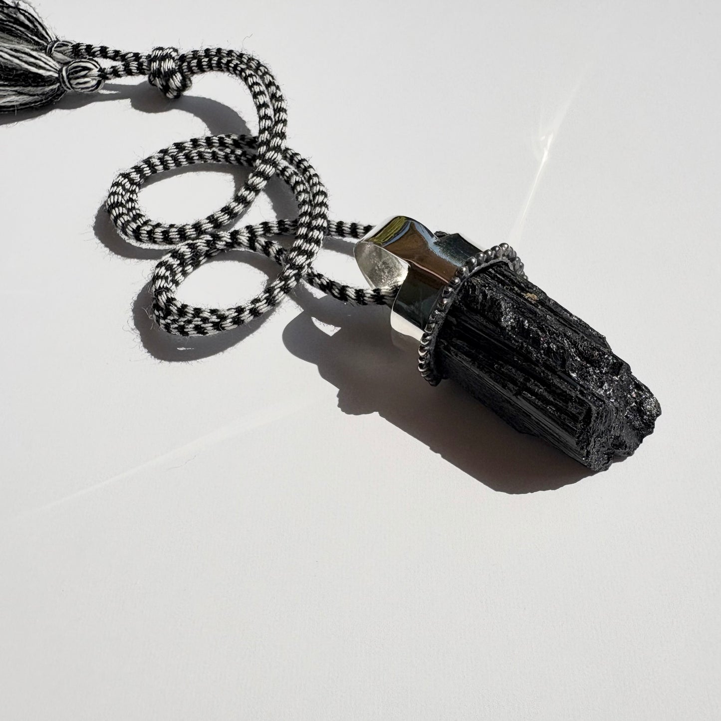 Collar turmalina + cordón de lana